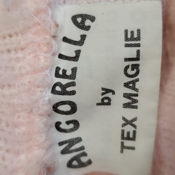 Vintage, angora Sweater Pink  By Tex Maglie. Great gold buttons. Large Old Money - Picture 7 of 8